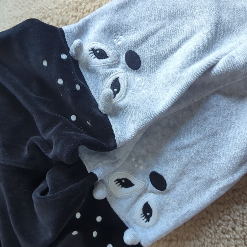 Velvet Stretch Reindeer Leggings by Polarn O Pyret